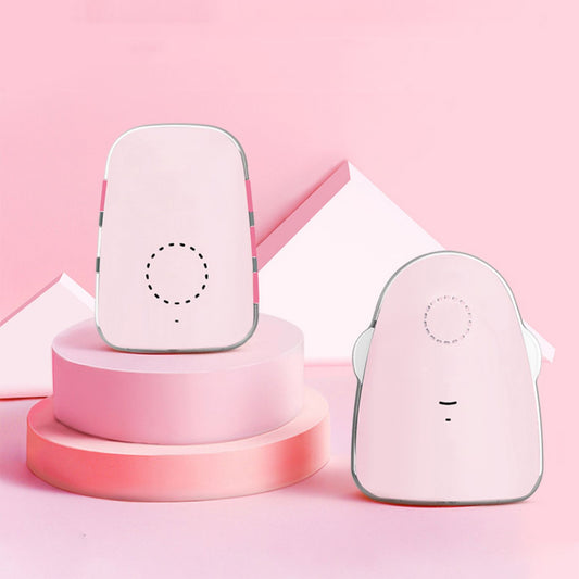 Baby's luisteren naar slaapgehuil via tweewegintercom