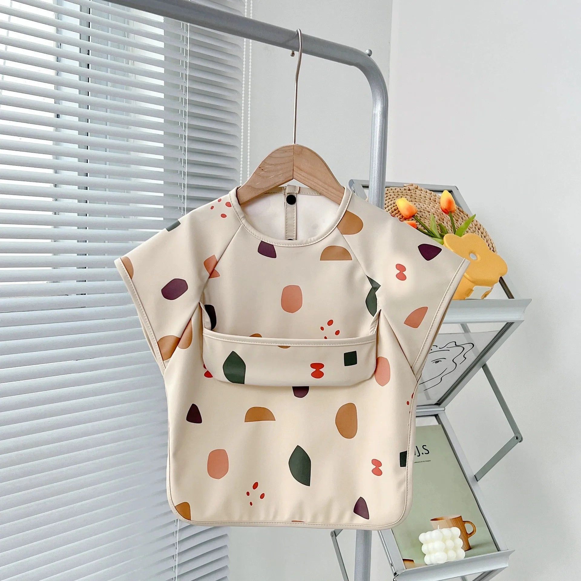 Cute Baby Bibs Toddler Baberos Bavoir Waterproof Short Sleeve Apron Cartoon Animals Children Feeding Smock Bib Baby Stuff 0-6Y