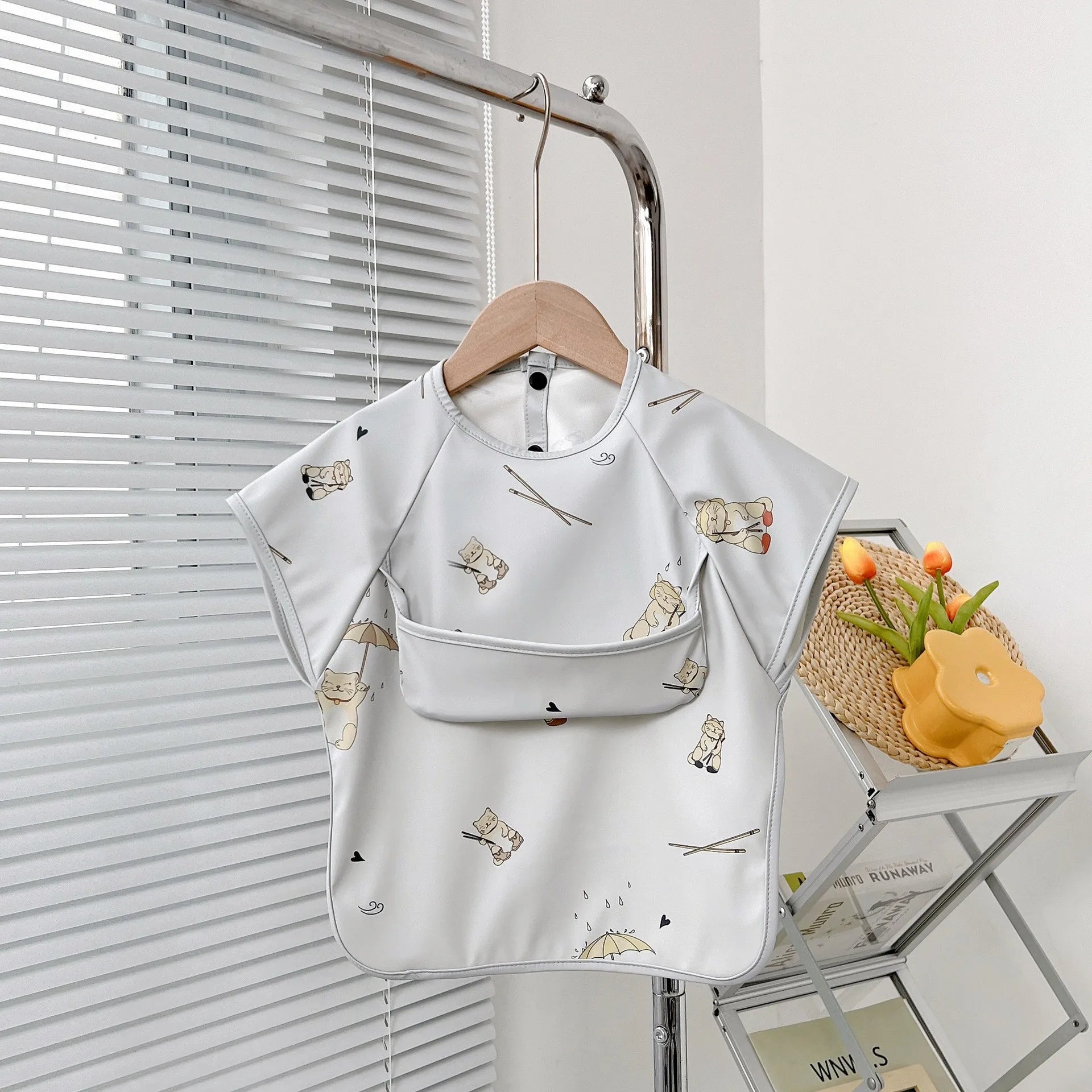 Cute Baby Bibs Toddler Baberos Bavoir Waterproof Short Sleeve Apron Cartoon Animals Children Feeding Smock Bib Baby Stuff 0-6Y